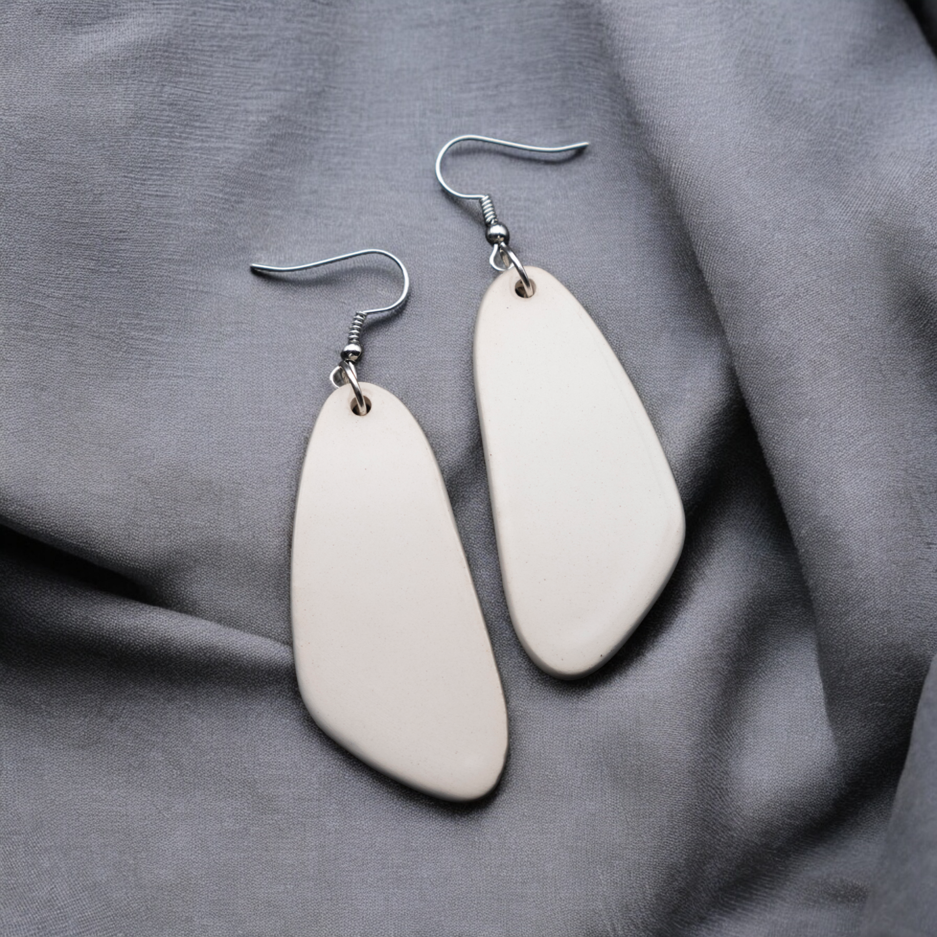 Pendientes largos blancos - 2